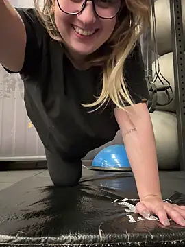 amooraaamoon online show from September 21, 2025, 12:21 pm