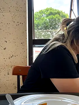 amooraaamoon online show from October 28, 2025, 12:15 pm