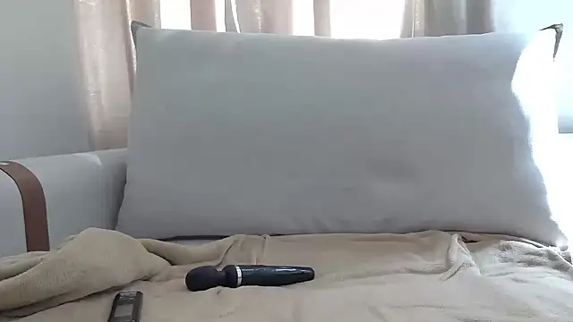 amooraaamoon online show from September 13, 2025, 1:44 pm