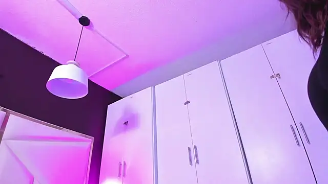 April bowie online show from November 29, 2025, 11:21 am