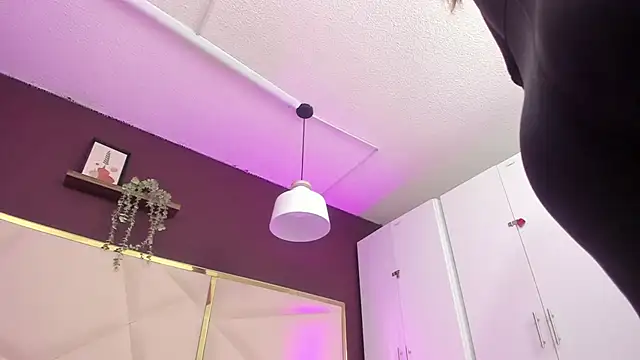 April bowie online show from October 3, 2025, 12:17 pm