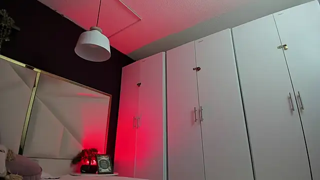 April bowie online show from November 20, 2025, 11:11 am