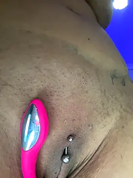 AbbyFtLuna online show from December 1, 2025, 10:32 pm