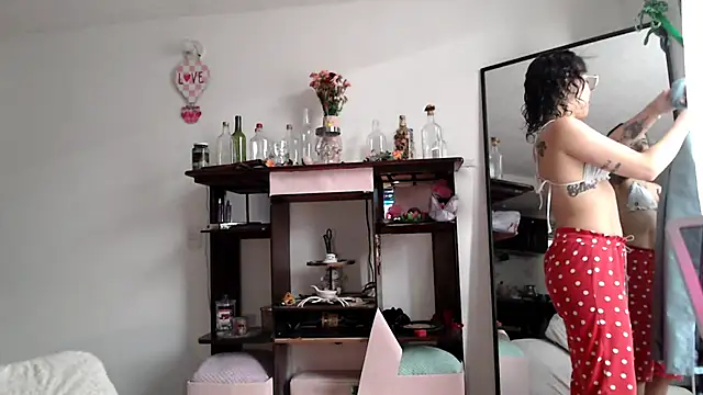 Hellen dumont online show from February 22, 2026, 4:19 pm