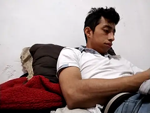 Flaquito pitudo online show from March 15, 2025, 8:21 pm