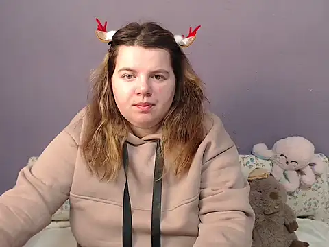 so shy online show from December 15, 2025, 7:14 am