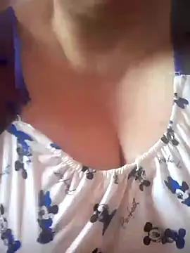 Snapshot of carmelasexy chatting on September 25, 2025, 2:12 pm carmelasexy online show from September 25, 2025, 2:12 pm