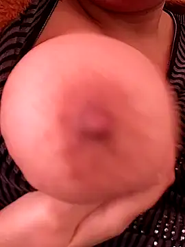 carmelasexy online show from January 8, 2026, 1:06 pm