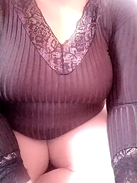 Snapshot of carmelasexy chatting on November 8, 2025, 12:31 pm carmelasexy online show from November 8, 2025, 12:31 pm