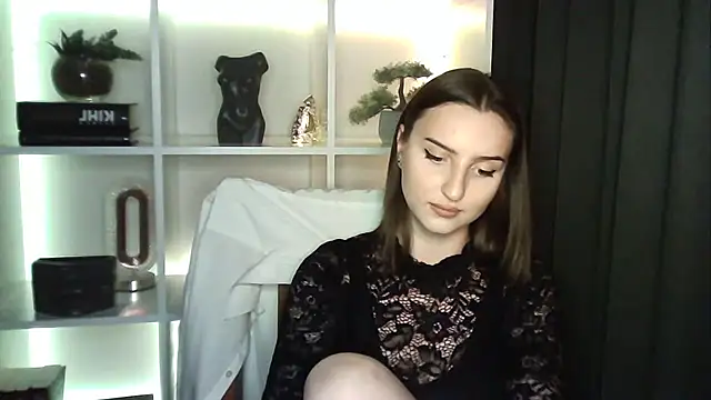 Snapshot of X_Alisa chatting on May 12, 2026, 6:25 pm X Alisa online show from May 12, 2026, 6:25 pm