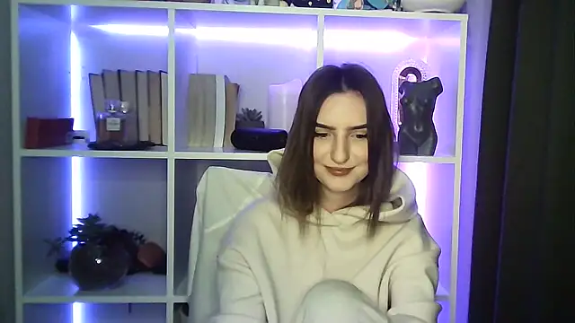 X Alisa online show from November 24, 2025, 7:25 pm