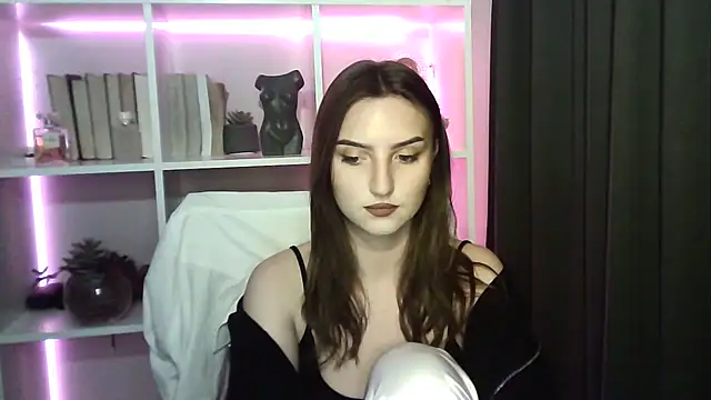 X Alisa online show from October 12, 2025, 6:20 pm