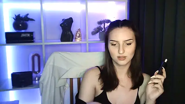Snapshot of X_Alisa chatting on May 19, 2026, 6:37 pm X Alisa online show from May 19, 2026, 6:37 pm