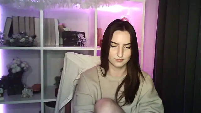 X Alisa online show from December 19, 2025, 8:00 pm