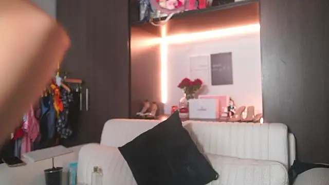 katlyn martins online show from March 28, 2026, 6:31 pm