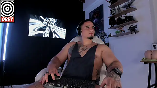 kingbear777 online show from October 4, 2025, 7:26 pm