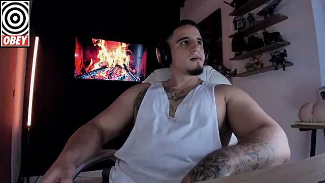 kingbear777 online show from November 6, 2025, 8:07 am