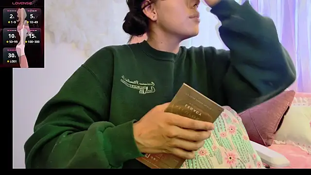 Ag4ta  online show from February 7, 2025, 9:26 pm