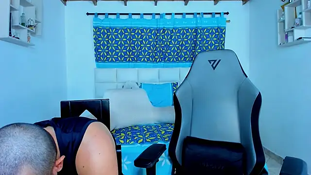 xxx sweet couple  online show from January 17, 2025, 8:45 am