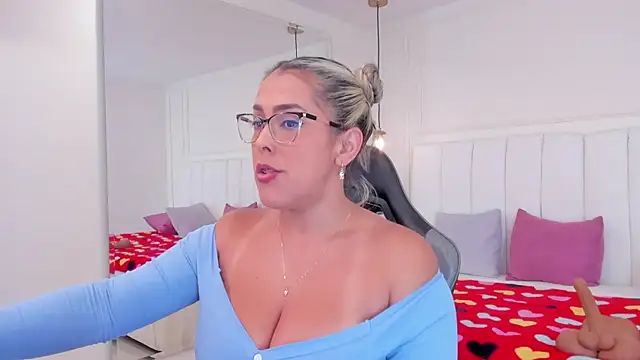 dolly walker online show from May 2, 2026, 2:17 am