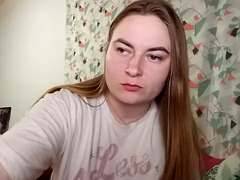 ElenaMaeer online show from February 10, 2026, 5:56 pm