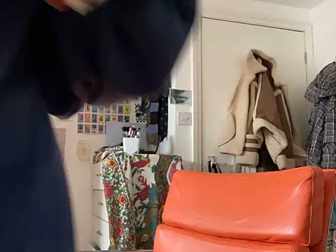 xxxYUKARIxxx online show from April 17, 2026, 1:58 pm