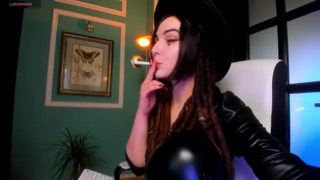 1Munique online show from November 15, 2025, 1:04 pm