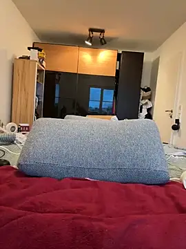 Snapshot of Lischen971 chatting on December 18, 2024, 3:00 pm Lischen971 online show from December 18, 2024, 3:00 pm