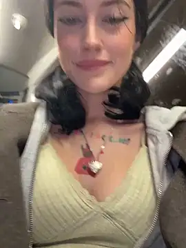 Melissa crazy online show from October 23, 2025, 3:32 pm