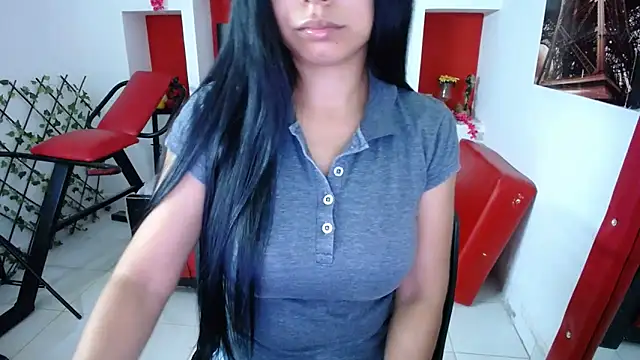 Letty Plugxo online show from September 16, 2025, 12:17 pm