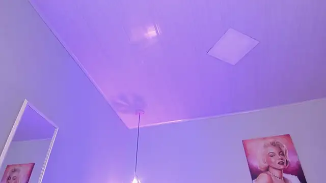 ScarletGV online show from December 4, 2025, 5:50 am