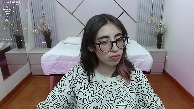 LenaRoses online show from September 15, 2025, 7:58 pm