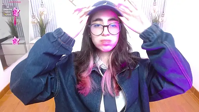 LenaRoses online show from November 8, 2025, 1:25 pm