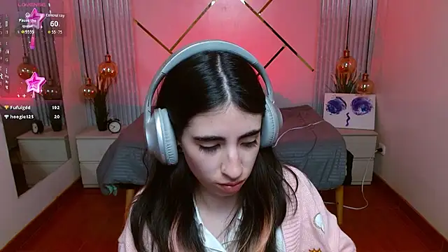 LenaRoses online show from April 16, 2026, 9:39 pm