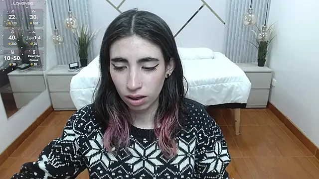 LenaRoses online show from September 24, 2025, 7:42 pm