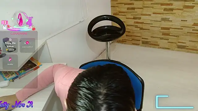 Snapshot of mrskatty chatting on October 19, 2025, 11:02 am mrskatty online show from October 19, 2025, 11:02 am