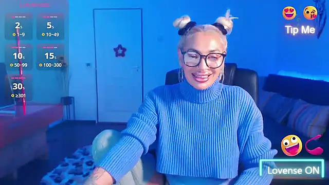 Snapshot of beauty_chl0e chatting on December 1, 2025, 8:42 pm beauty chl0e online show from December 1, 2025, 8:42 pm