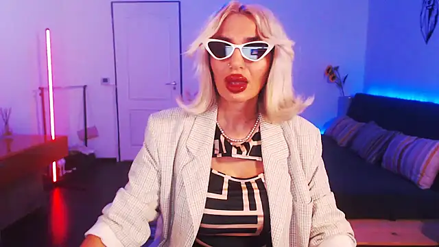 Snapshot of beauty_chl0e chatting on December 7, 2024, 8:55 pm beauty chl0e online show from December 7, 2024, 8:55 pm