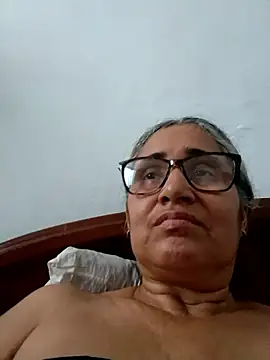 Snapshot of _candi chatting on January 8, 2026, 3:18 pm candi online show from January 8, 2026, 3:18 pm