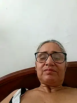 Snapshot of _candi chatting on January 15, 2026, 3:15 pm candi online show from January 15, 2026, 3:15 pm