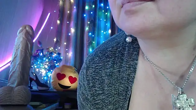 Snapshot of amorelara chatting on May 19, 2026, 6:04 pm amorelara online show from May 19, 2026, 6:04 pm