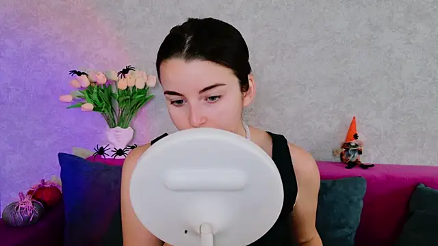 Miss Arwen online show from October 7, 2025, 5:19 am