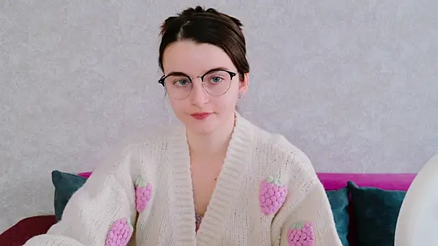 Miss Arwen online show from December 1, 2025, 4:57 am