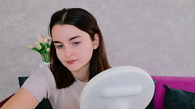 Miss Arwen online show from September 18, 2025, 5:10 am