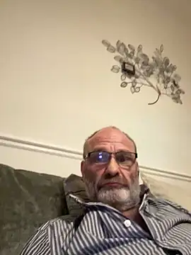 Shyboy817 online show from February 17, 2026, 2:09 am