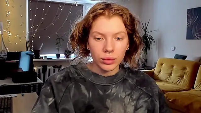 StellaDavis online show from February 26, 2025, 10:49 am