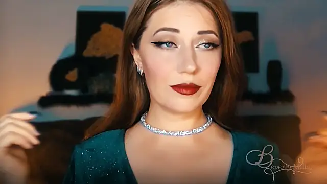 MissBeverlyMills online show from September 18, 2025, 8:01 pm