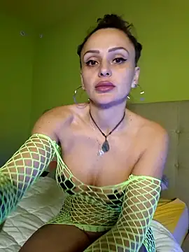 Snapshot of dolcevita002 chatting on February 3, 2026, 7:35 am dolcevita002 online show from February 3, 2026, 7:35 am