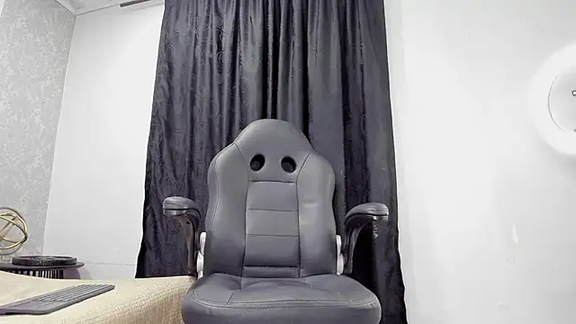 andrew rose  online show from March 21, 2025, 4:51 pm