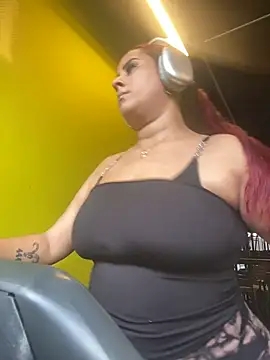 LindaRey  online show from November 10, 2025, 7:08 pm